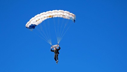 开云体育官网入口-弗赖堡球员展现出色的进攻，轻松战胜对手，弗赖堡吧