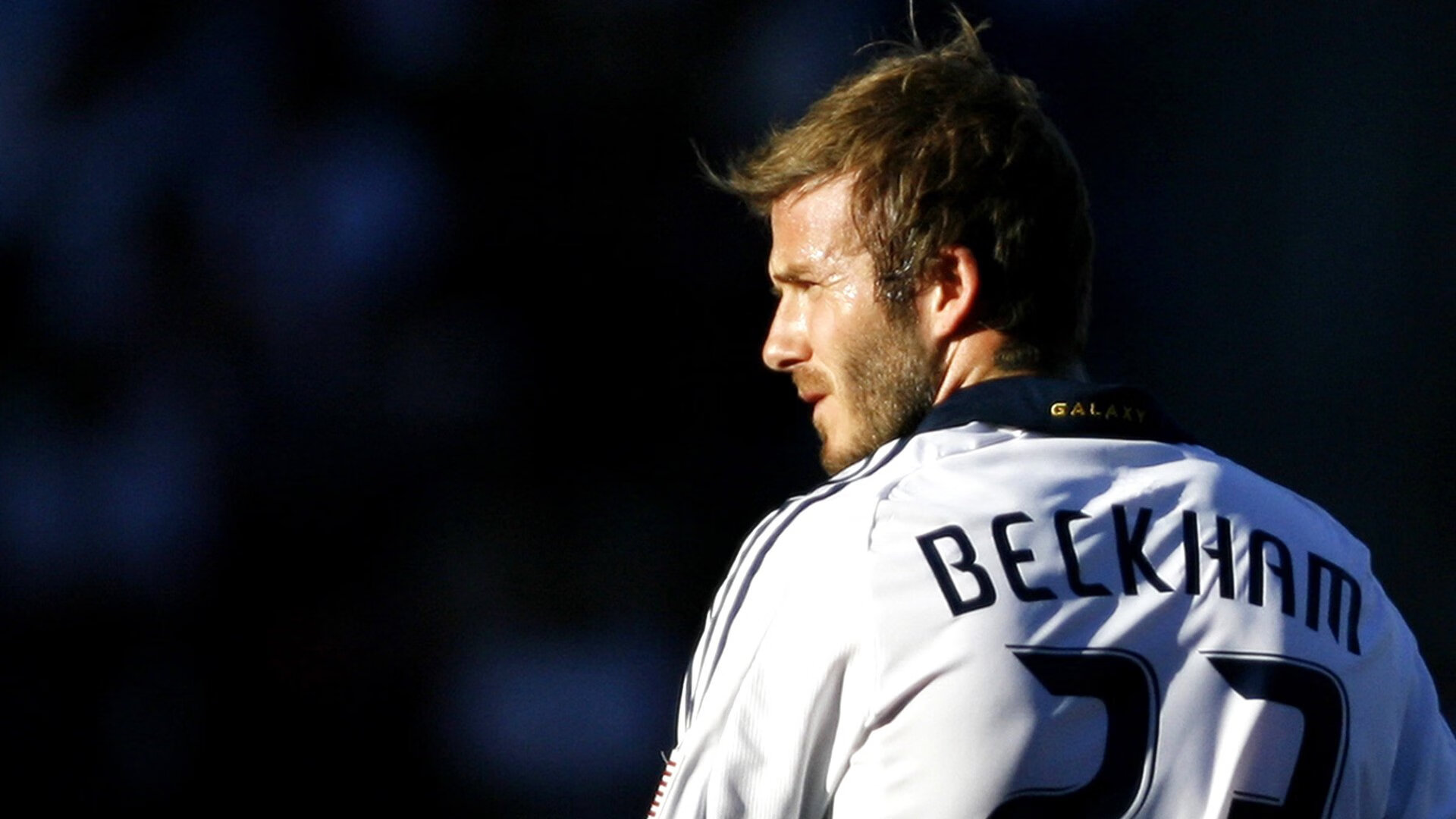 比分悬念迭起！多场比赛战罢，赛场争议不休，比分啥意思